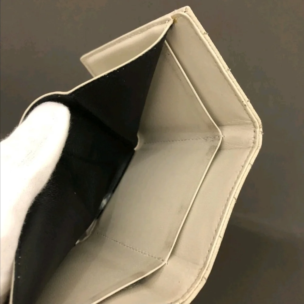 Yves Saint Laurent White Compact trifold wallet - Picture 6 of 8